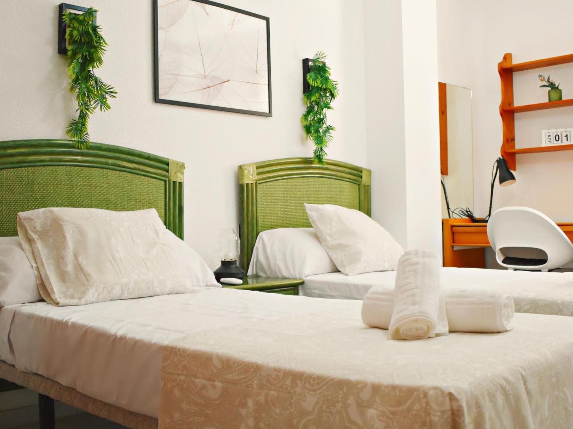 Amplio Y Luminoso Cerca Del Centro Y La Playa Con Piscina Y Parking Privado * Malaga